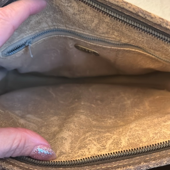 Gucci plus clutch GUVC! Comes with Gucci plus COA!! - Picture 8 of 10